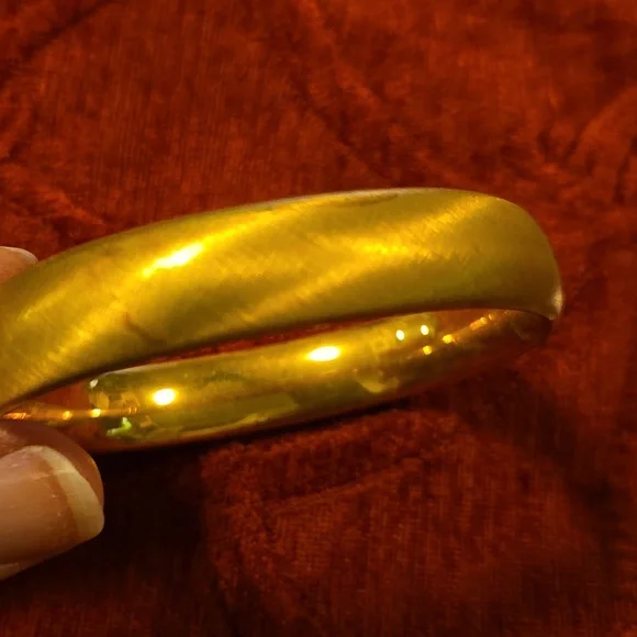 Vintage 14 Karat Gold Filled Bangle Bracelet - Picture 5 of 6
